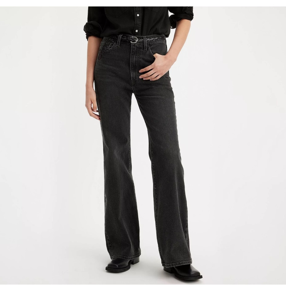 Levis Ribcage Bell Jeans 28x34